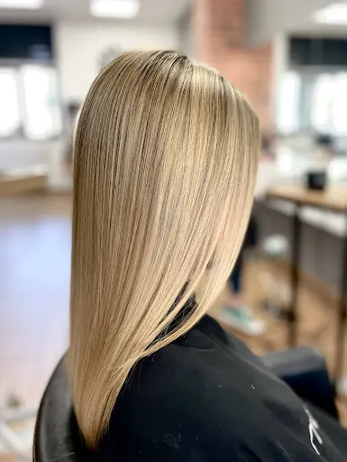 Karolina Boś Studio Fryzur